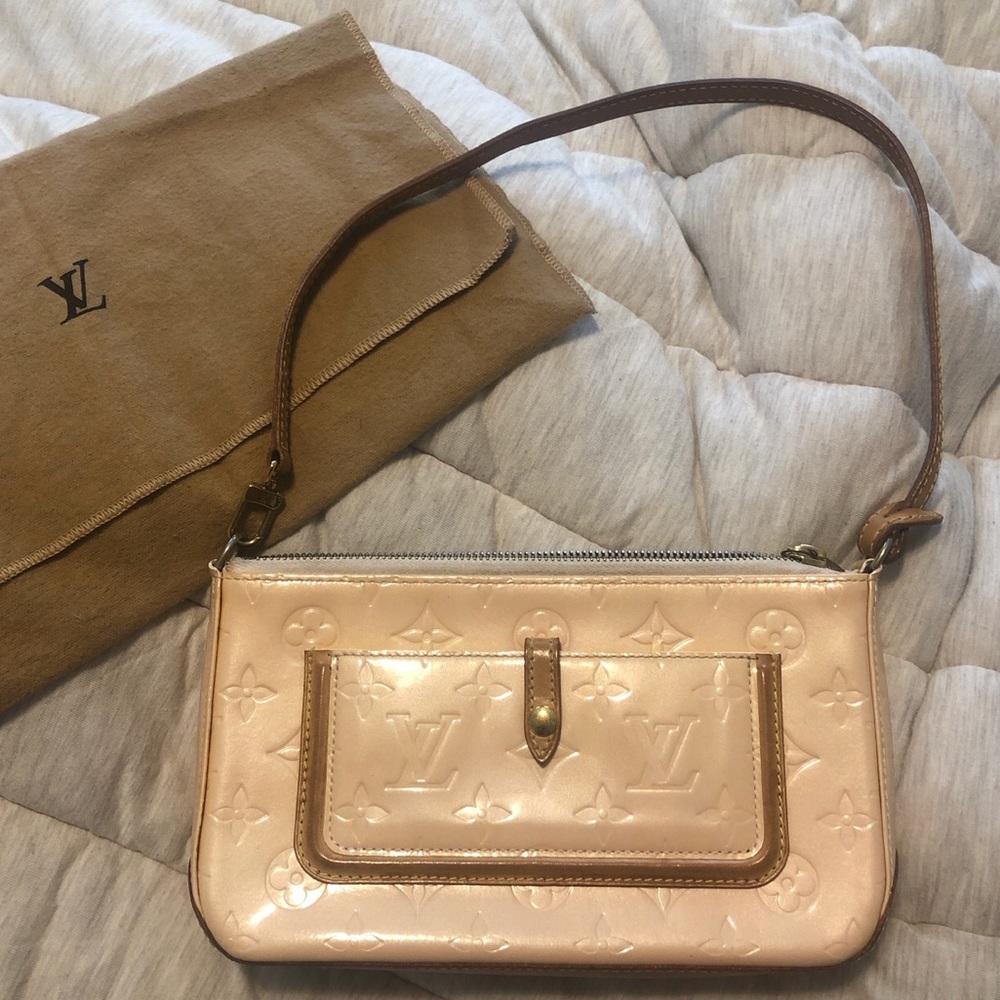 Authentic LV Vernis Pouchette